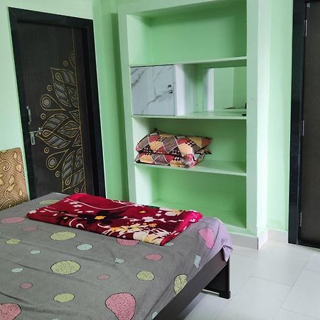 Guru Datta Residency Pithapuram Exterior photo